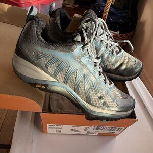Merrell low-rise hiking shoes 6.5 wide - worn once